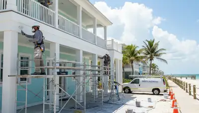 Bradenton, FL painting contractor providing interior and exterior house painting services